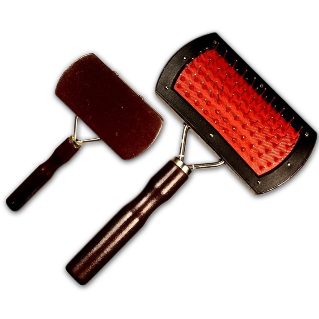 dog brush upper view